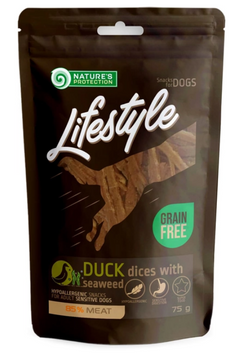 Ласощі для собак, скибочки качки з морською капустою, Nature's Protection Lifestyle snack for dogs soft duck dices with seaweed 75 г А25608 фото